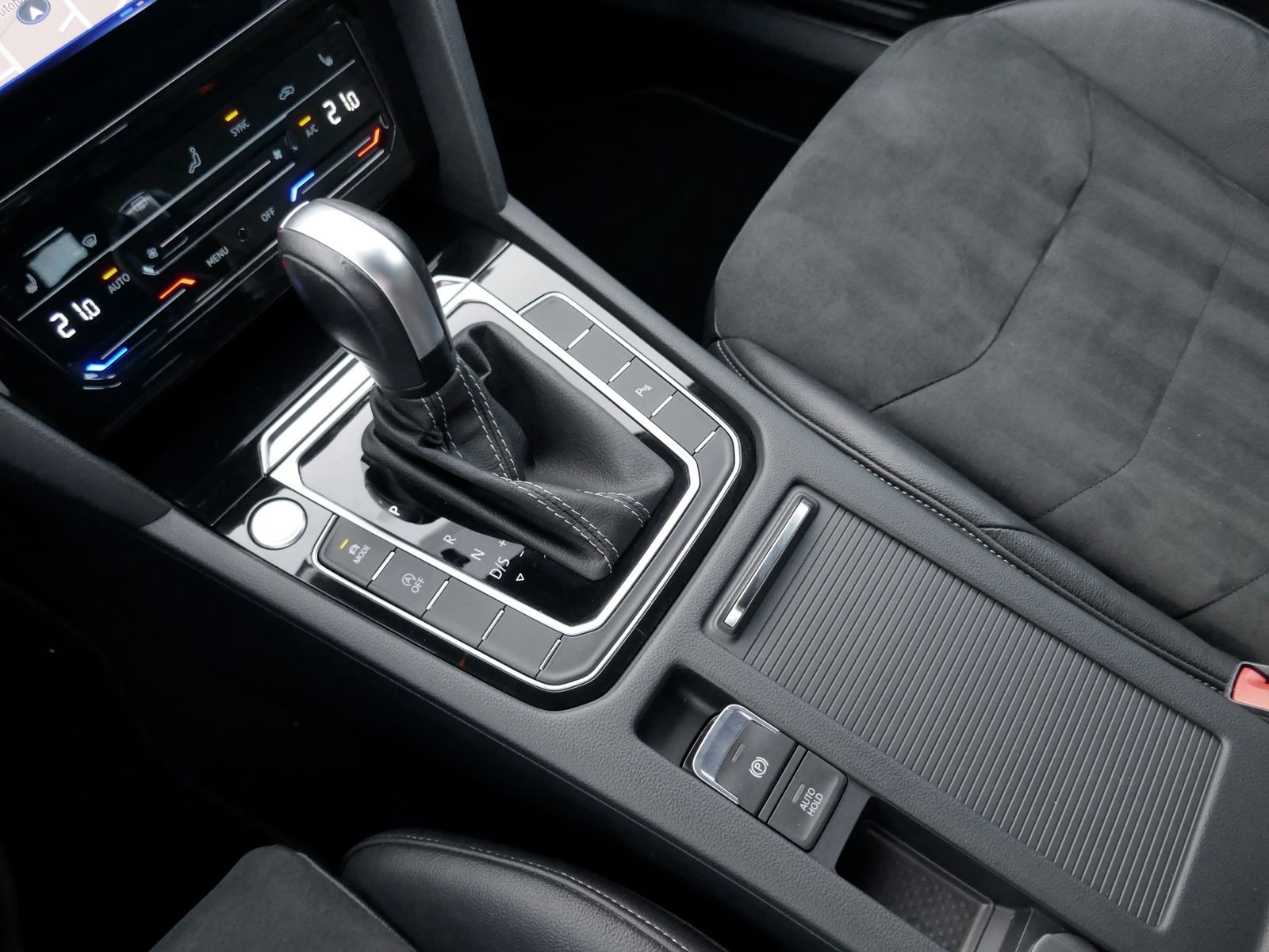 Fahrzeugabbildung Volkswagen Arteon SB R-Line 2.0 TDI DSG | LED RFK ACC