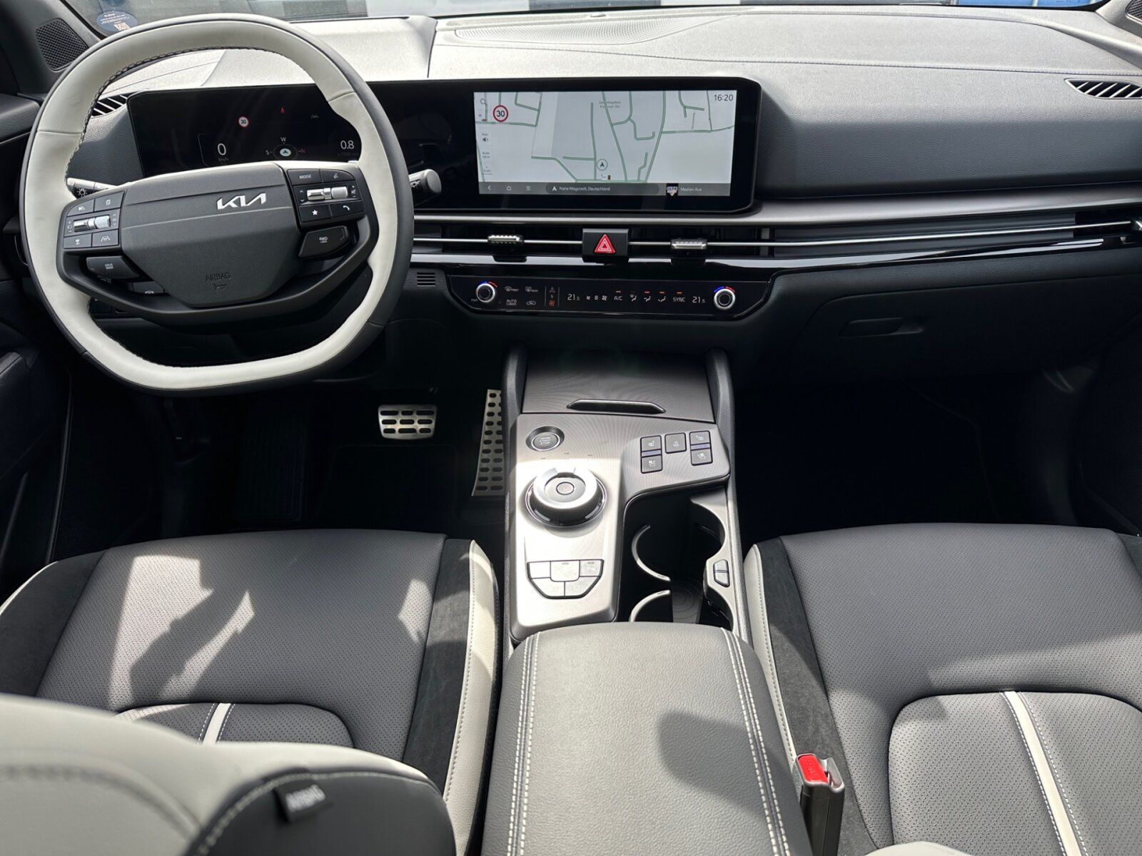 Fahrzeugabbildung Kia SPORTAGE GT Line 1.6T AWD DCT SD GD DRI SOUN LED