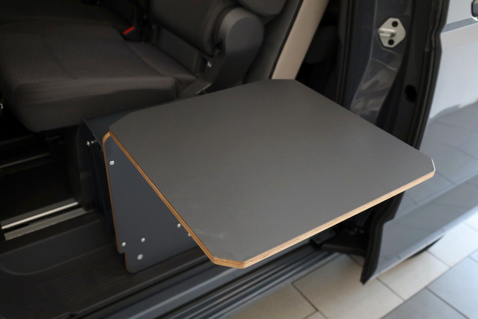 Fahrzeugabbildung Volkswagen T7 Multivan lang Space- Camper/Lounge/Slide,WR
