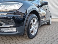 Fahrzeugabbildung Volkswagen Tiguan 2.0 TDI DSG 4M LED ACC eKLAPPE KAMERA