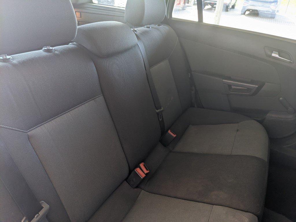 Opel Astra 2006 — photo 23