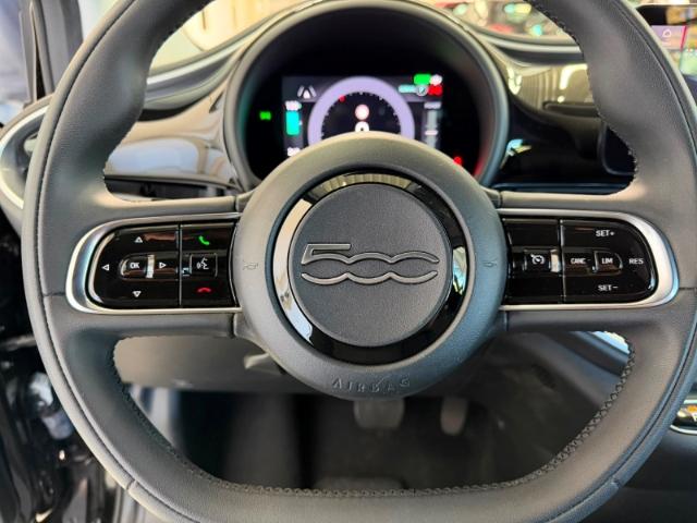 Fiat 500e Cabrio Icon Faltdach Navi Digitales Cockpit