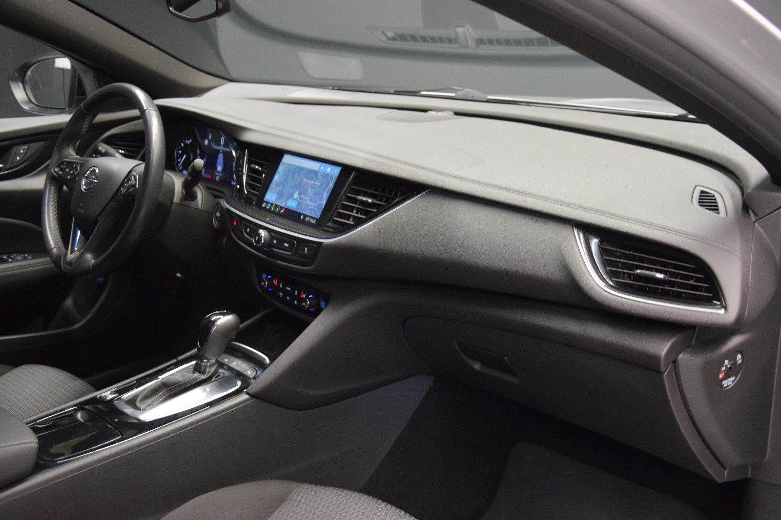 Fahrzeugabbildung Opel Insignia B Sports Tourer Business LED Navi