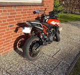 KTM Duke 125 - KTM 125