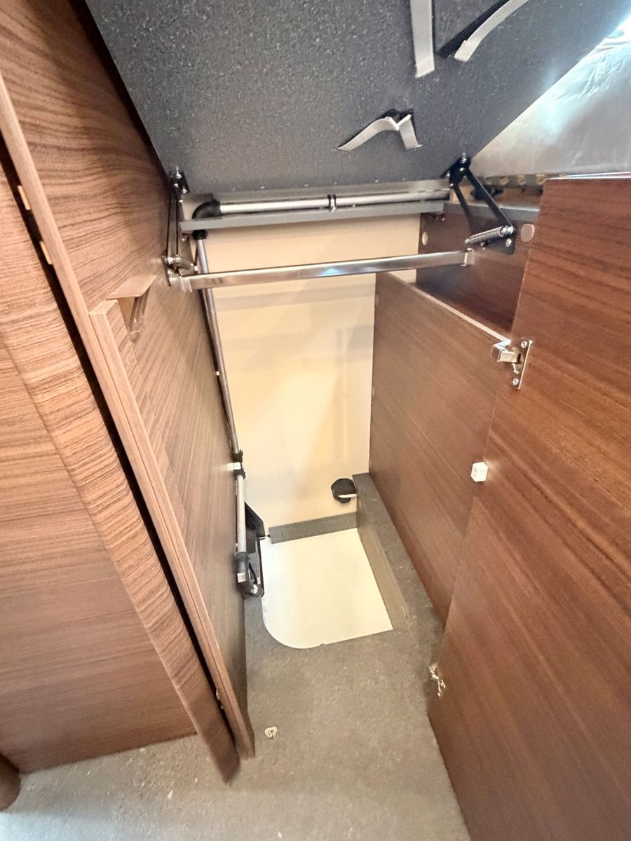 Fahrzeugabbildung Carthago chic c-line I 4.9 LE L Cortina Silverline
