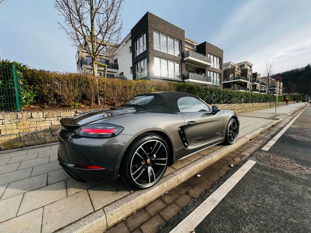 Porsche Boxster*PDK*BOSE*LED-MATRIX*R-KAMERA*20ZOLL*