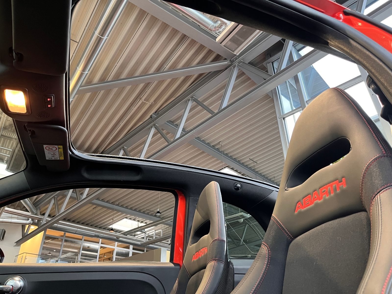 Fahrzeugabbildung Abarth 695C Competizione BEATS NAV CARPLAY