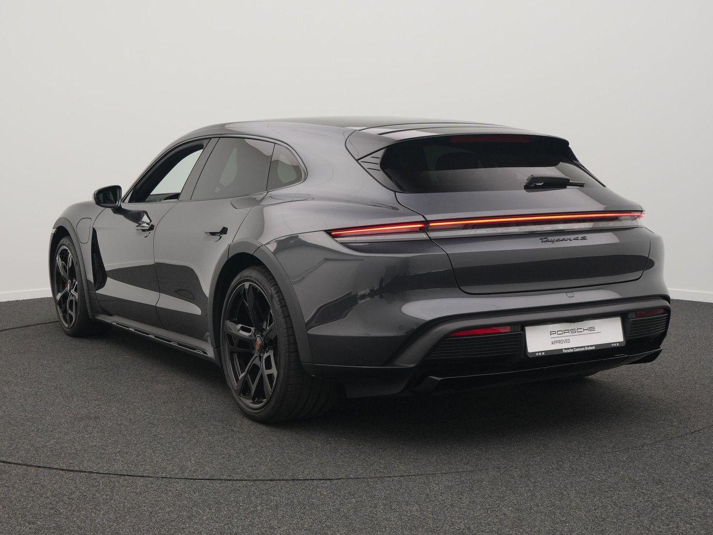 Porsche Taycan 4S Cross Turismo