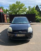 Ford Fiesta 1.4 Black Magic - Ford Fiesta: Magic Black