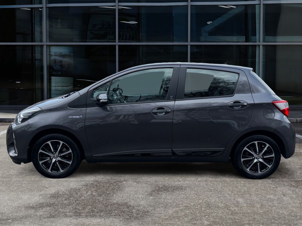 Fahrzeugabbildung Toyota Yaris Hybrid 1.5 VVT-i Team Deutschland