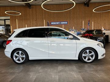 Mercedes-Benz B 180 *KLIMA*SZHZ*LEDER*NAV*PDC*SPUR*TOTWINKEL