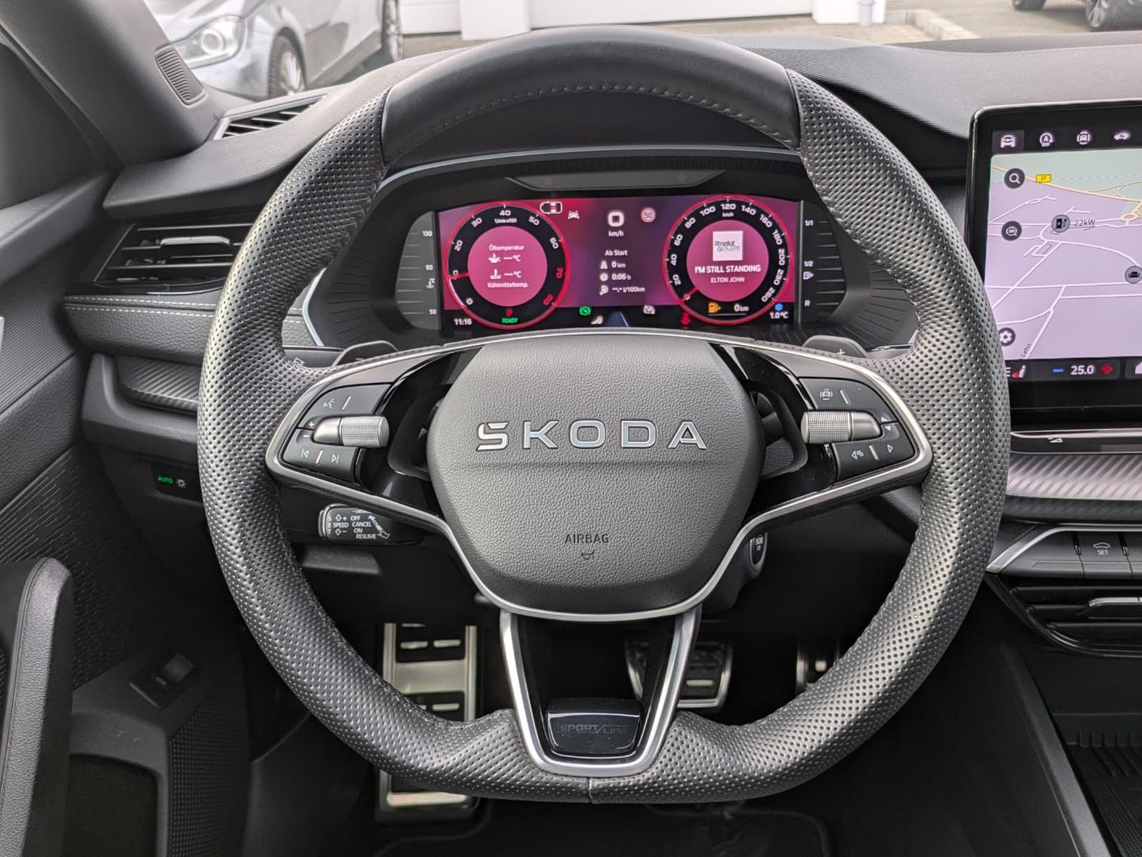 Fahrzeugabbildung SKODA Octavia 1.5 DSG Sportline PANO*MATRIX*AHK*5J.GAR