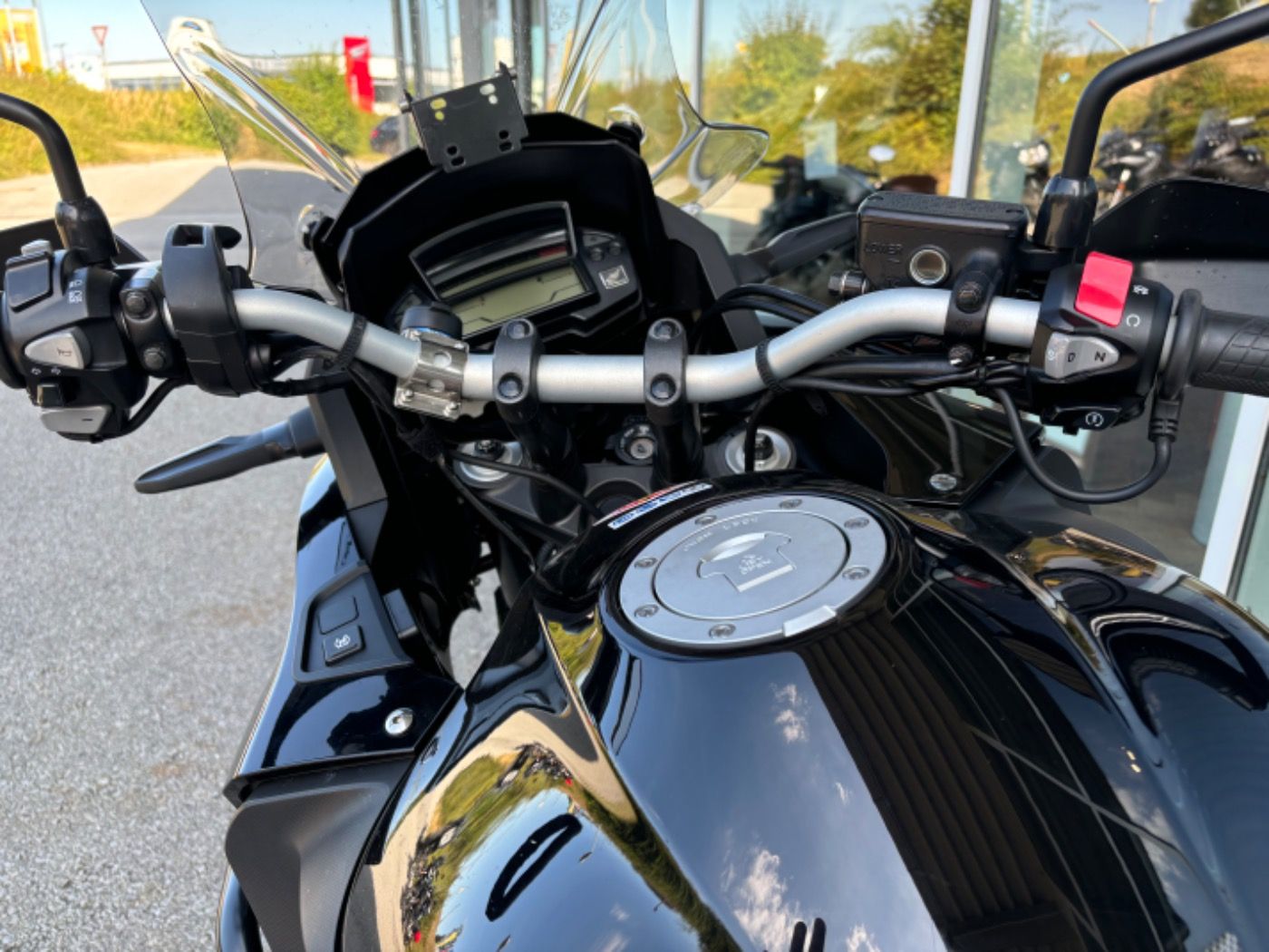 Fahrzeugabbildung Honda VFR 1200 X DCT, Windschild, Hinterradabdeckung
