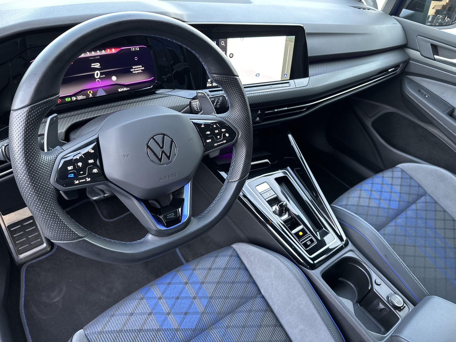 Fahrzeugabbildung Volkswagen Golf VIII Variant R 4Motion Black NAV+LED+HEADUP