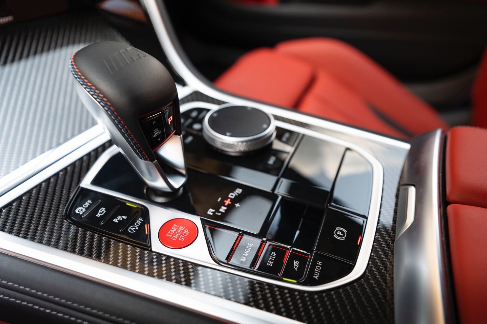 Fahrzeugabbildung BMW M8 Competition GC Head Up Laserlicht B&W ACC 360