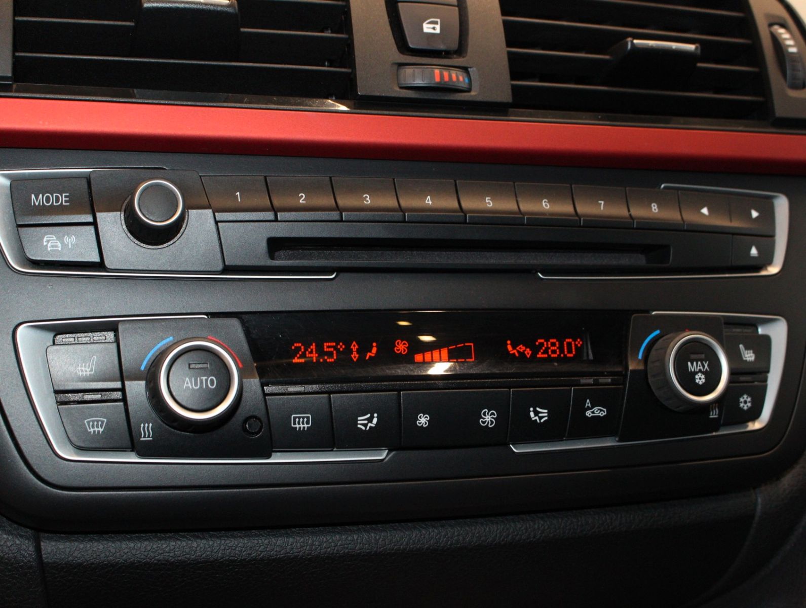 Fahrzeugabbildung BMW 335i Sport Line*Head-UP*Bi-Xenon*GSD