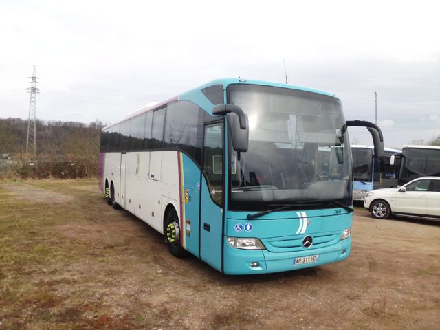 Mercedes-Benz TOURISMO   RHD  17 L