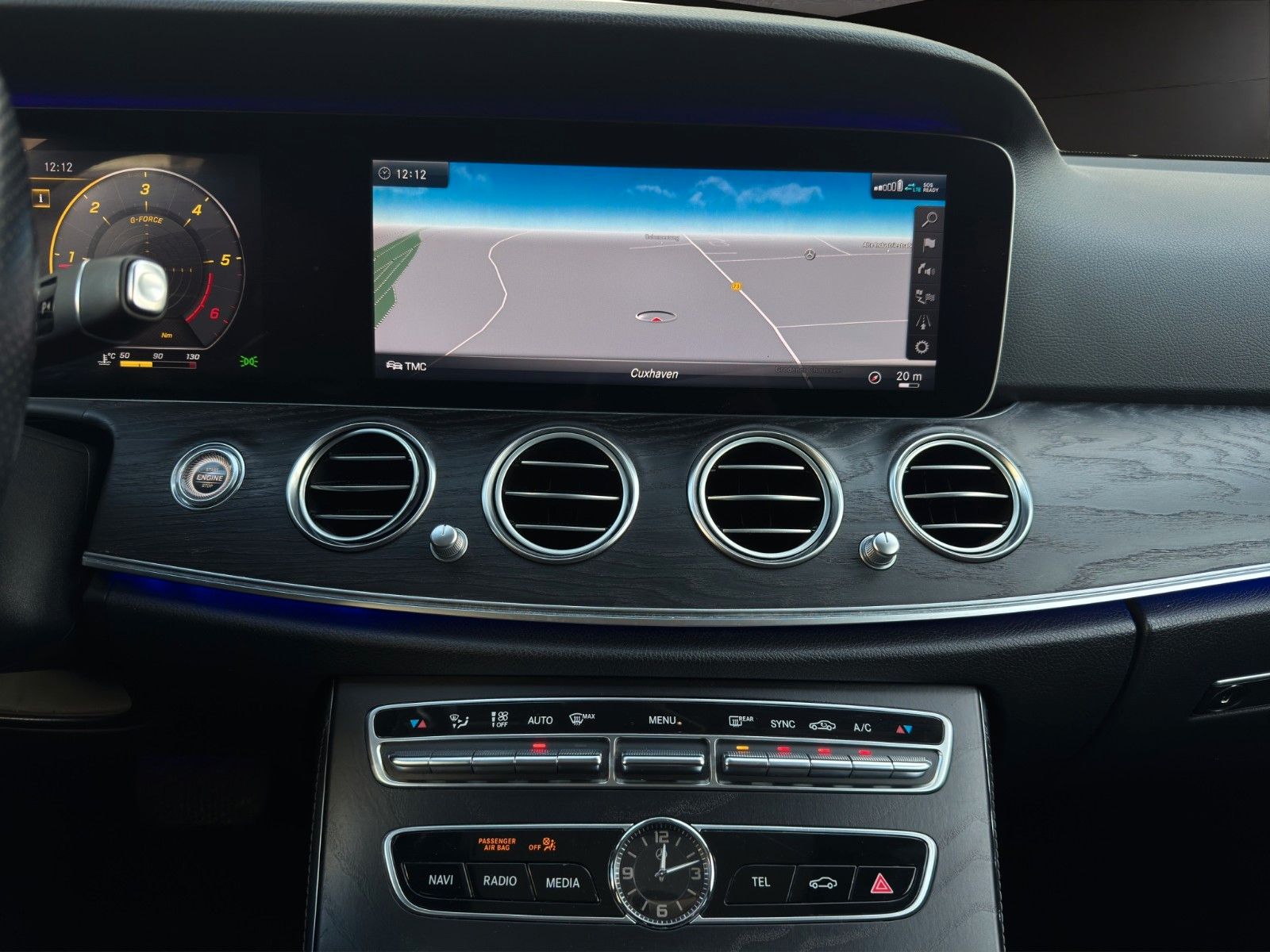 Fahrzeugabbildung Mercedes-Benz E 220d Lim. Pano/Widescreen/Kamera/MBeam