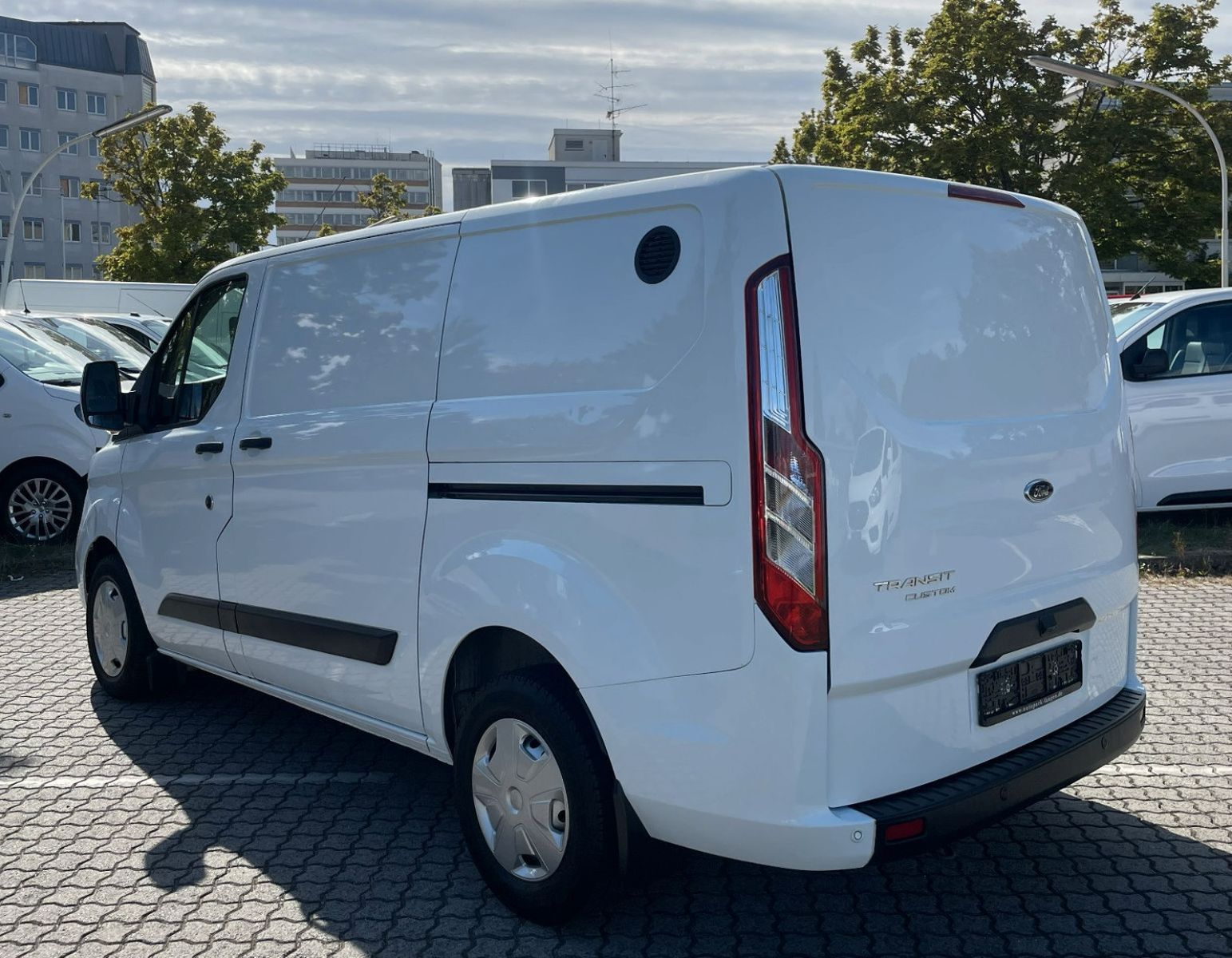 Ford Transit Custom 300 L1 BOTT Regale Klima Navi PDC imagem 3