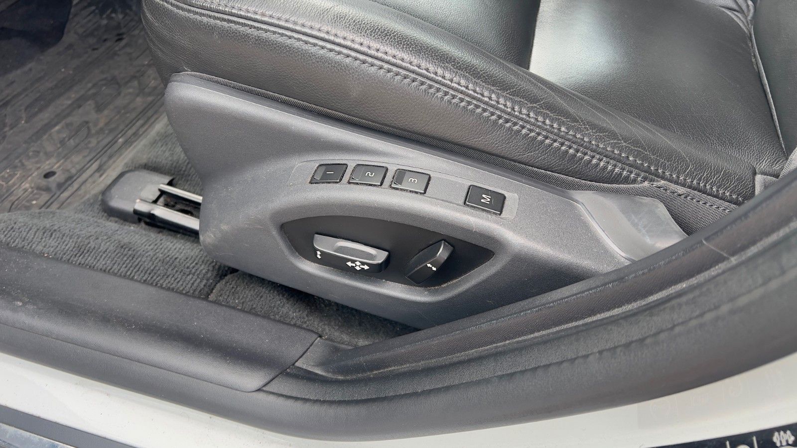Fahrzeugabbildung Volvo V60 Kombi Summum AWD*Mietkauf*GSD*TEMP*RFK*
