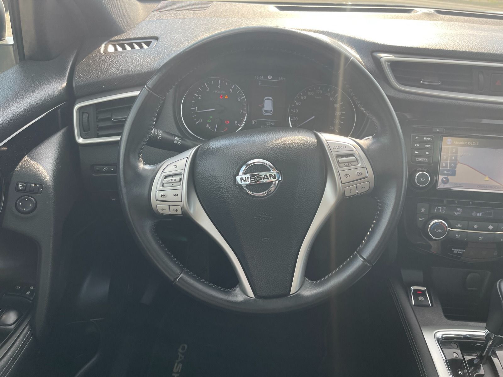 Fahrzeugabbildung Nissan Qashqai 1.2 DiG-T Tekna Autom. Pano/Allwetter