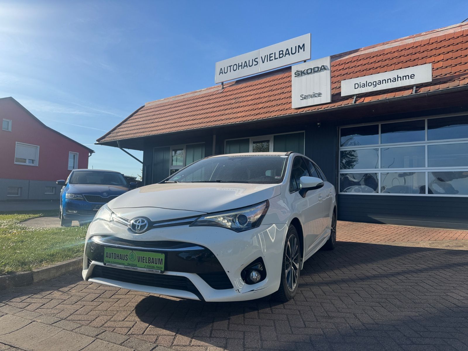 TOYOTA Avensis