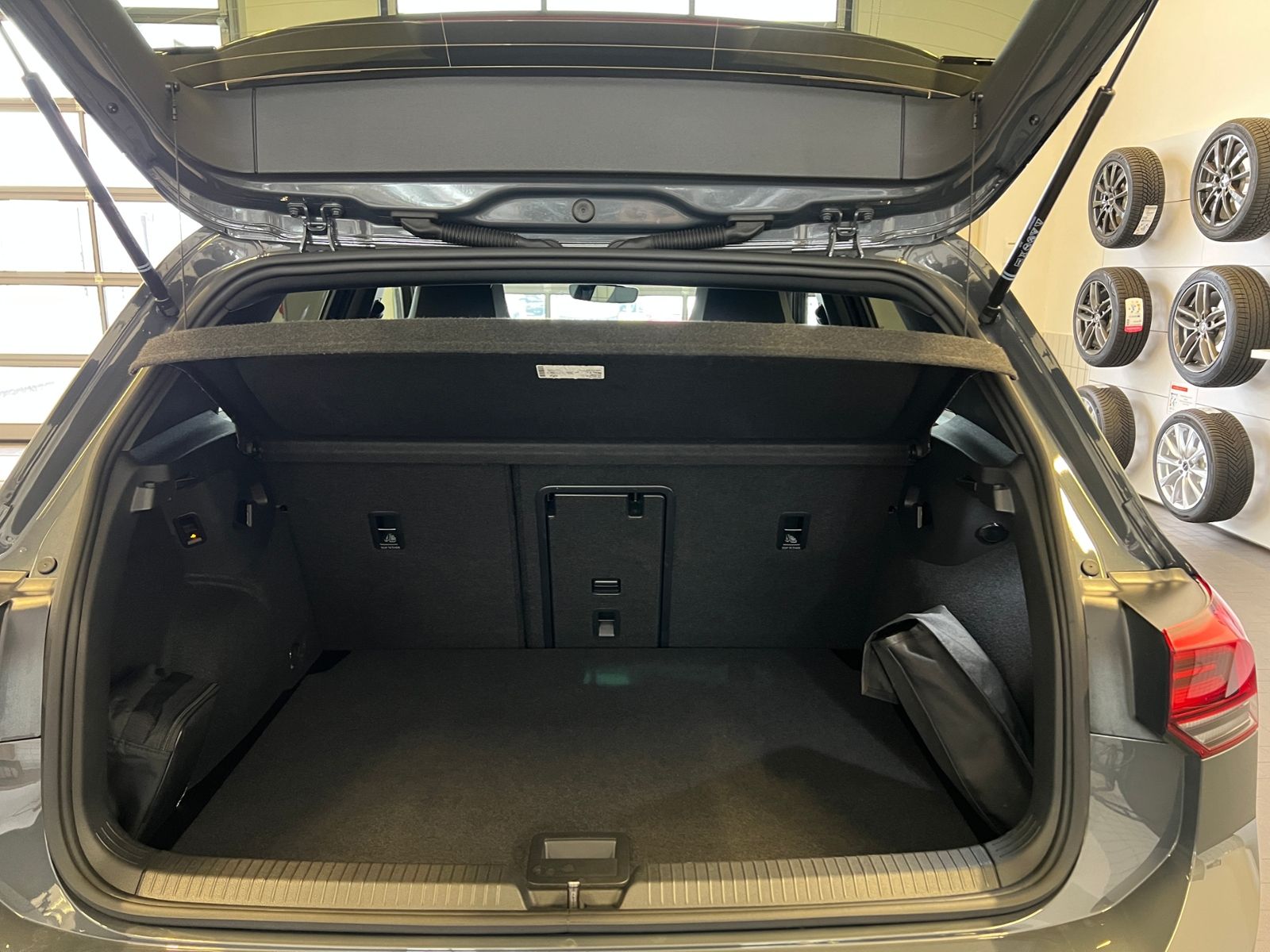 Fahrzeugabbildung Volkswagen Golf VIII GTD 2.0 TDI DSG *AHK, Pano, Sound, IQ.