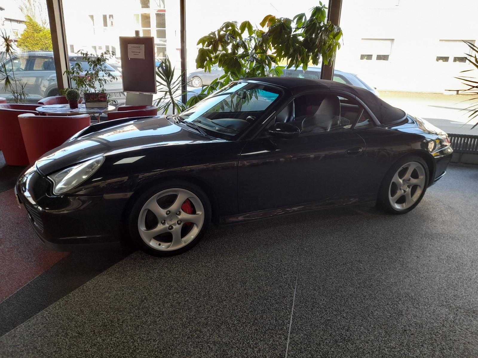 Porsche 911 Carrera 4 S Cabriolet