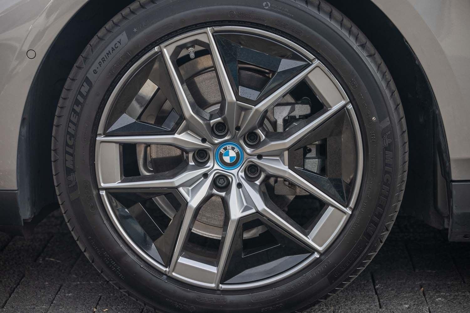 BMW 530e Navi HeadUp IconicGlow harman/kardon RfKam.