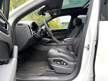 Porsche Cayenne - 11