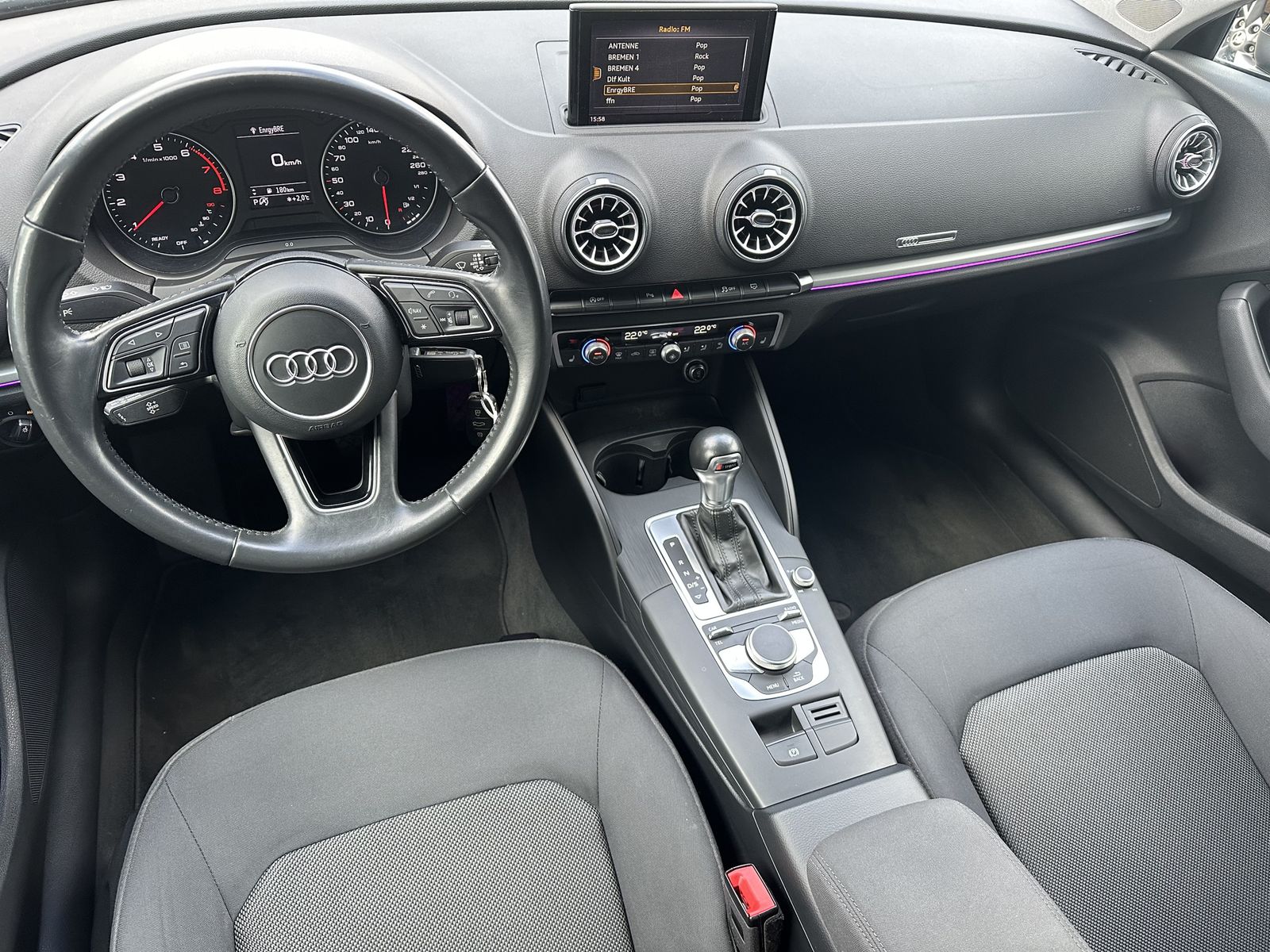 Fahrzeugabbildung Audi A3 SpB 1.5 TFSI Aut. XEN+SHZ+APS+TEMPOMAT+EU6