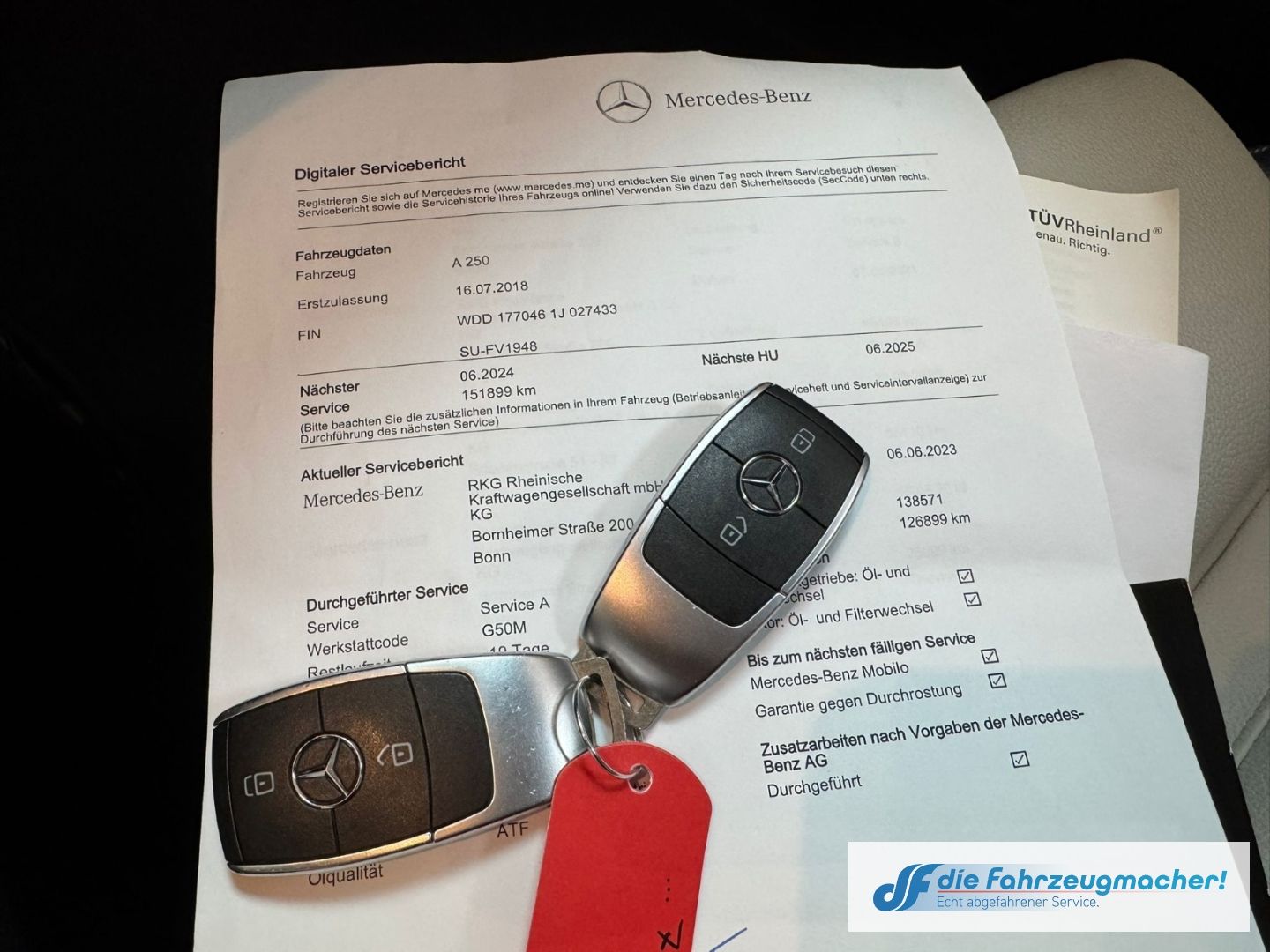 Fahrzeugabbildung Mercedes-Benz A 250 AMG Sportpaket HUD Navi Digitales Cockpit