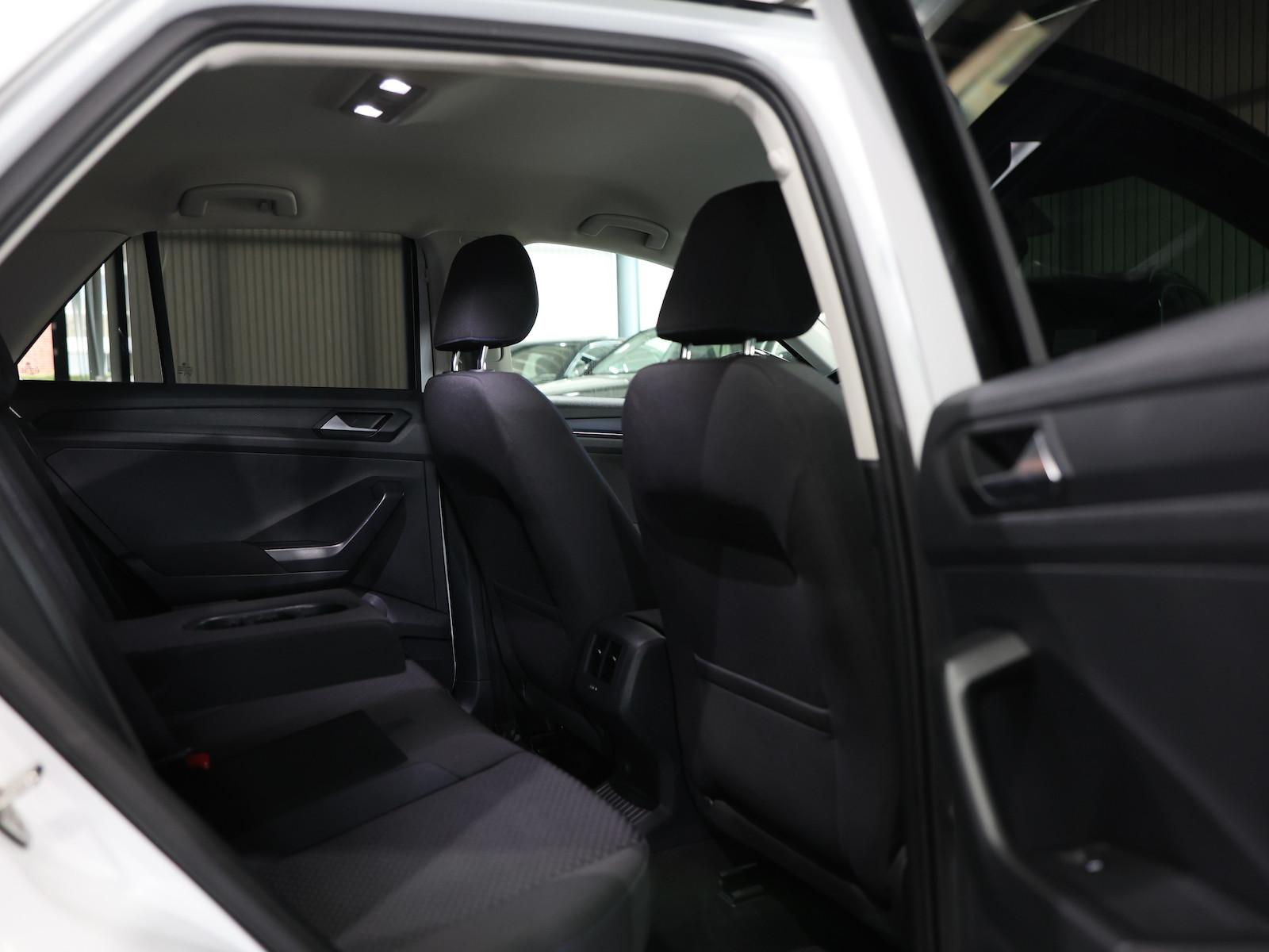 Volkswagen T-Roc 1.5 TSI DSG UNITED R-LINE SPORT / LED, AID, миниатюра 18
