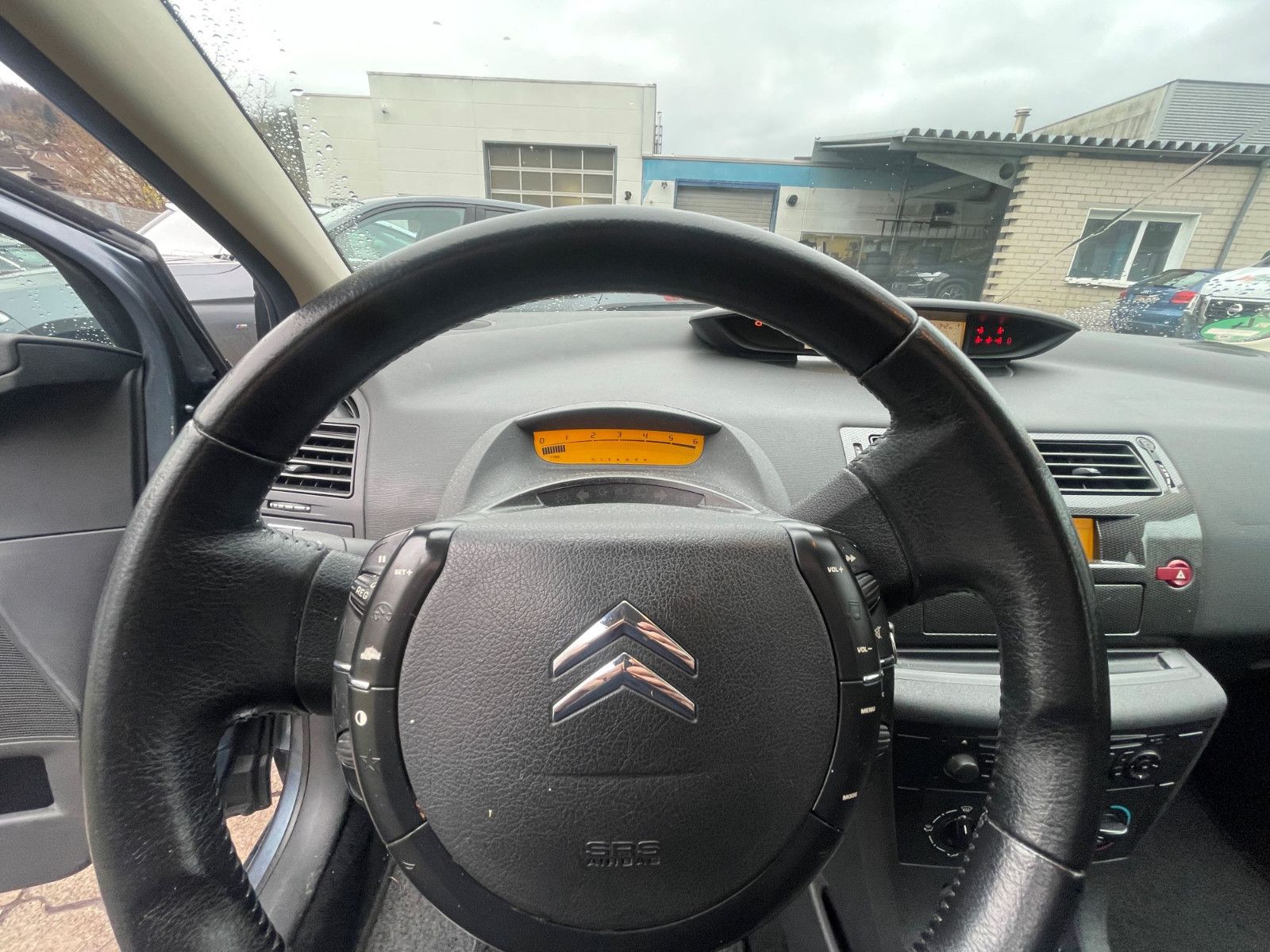 Fahrzeugabbildung Citroën C4 Lim. VTR Plus Kundenauftrag Motorprobleme