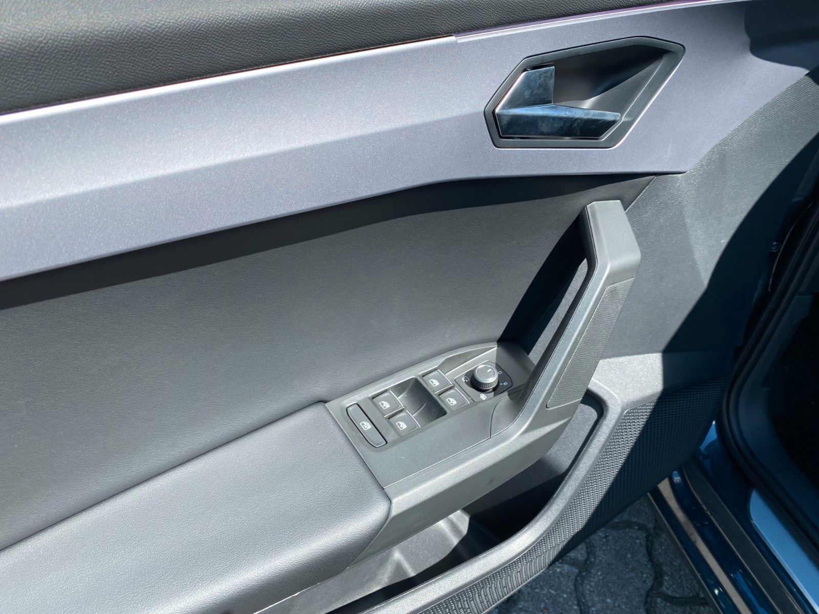 Fahrzeugabbildung SEAT Leon Sportstourer 1.5 eTSI FR *DSG *AHZV