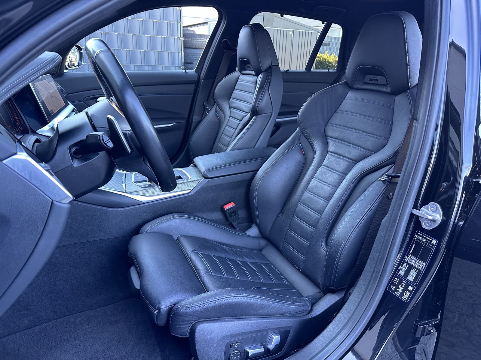 Fahrzeugabbildung BMW M340d Touring xDrive NAV+LASER+AHK+ACC+HEADUP+PP