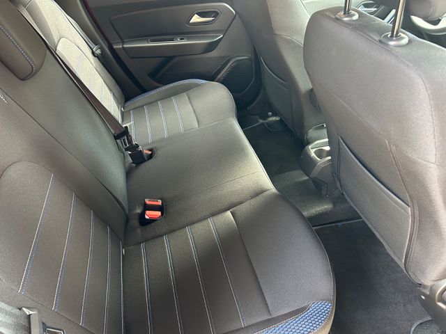 Fahrzeugabbildung Dacia Duster II Celebration+CarPlay+Navi+AllwLM+Kamera
