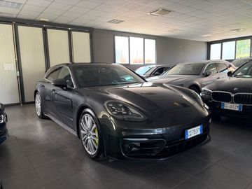 Porsche Panamera - 3