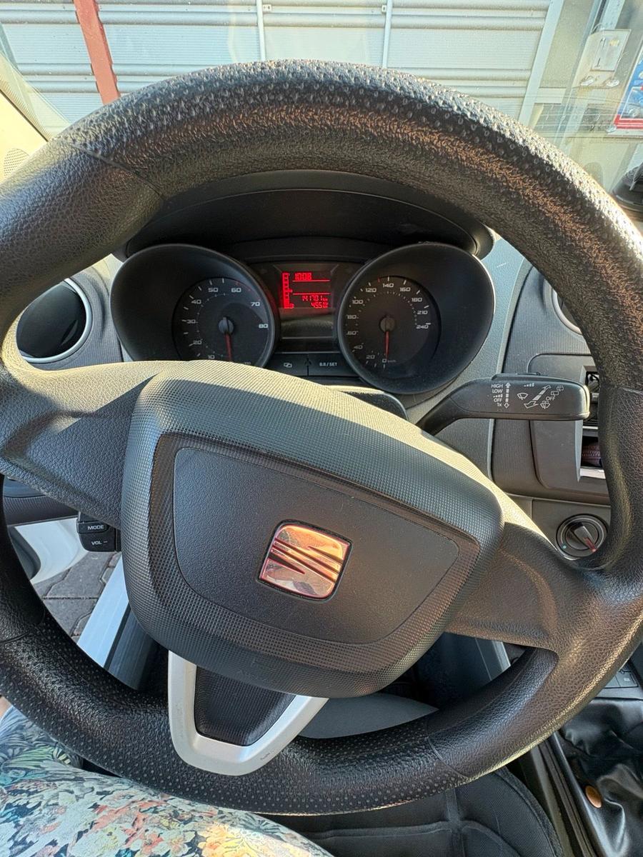 Seat Ibiza 2012 — interior