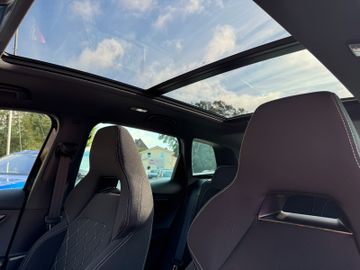 Skoda Karoq Sportline 1.5 Matrix+AHK+Panodach+Kamera