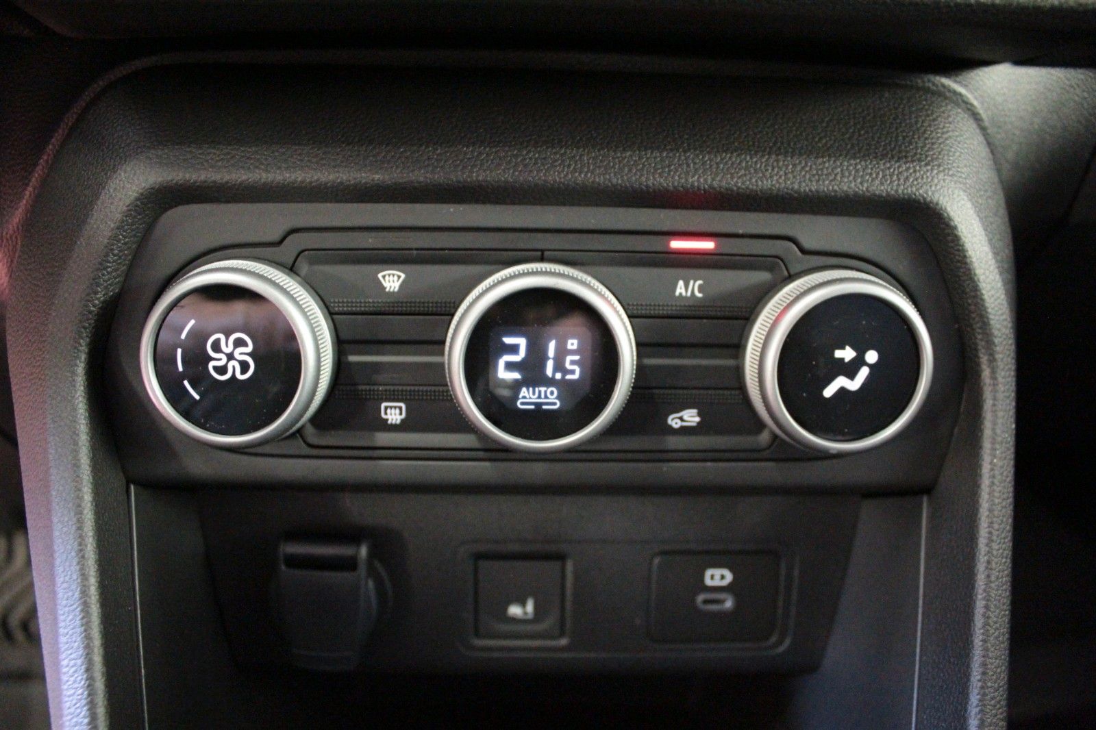 Fahrzeugabbildung Dacia Jogger Hybrid 140 Extreme 5-Sitzer #15223