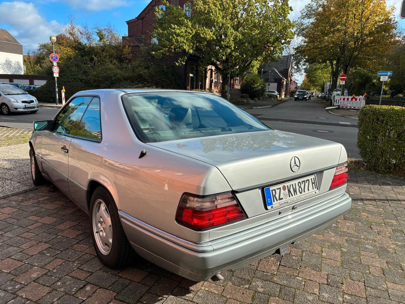 Mercedes-Benz CE 220