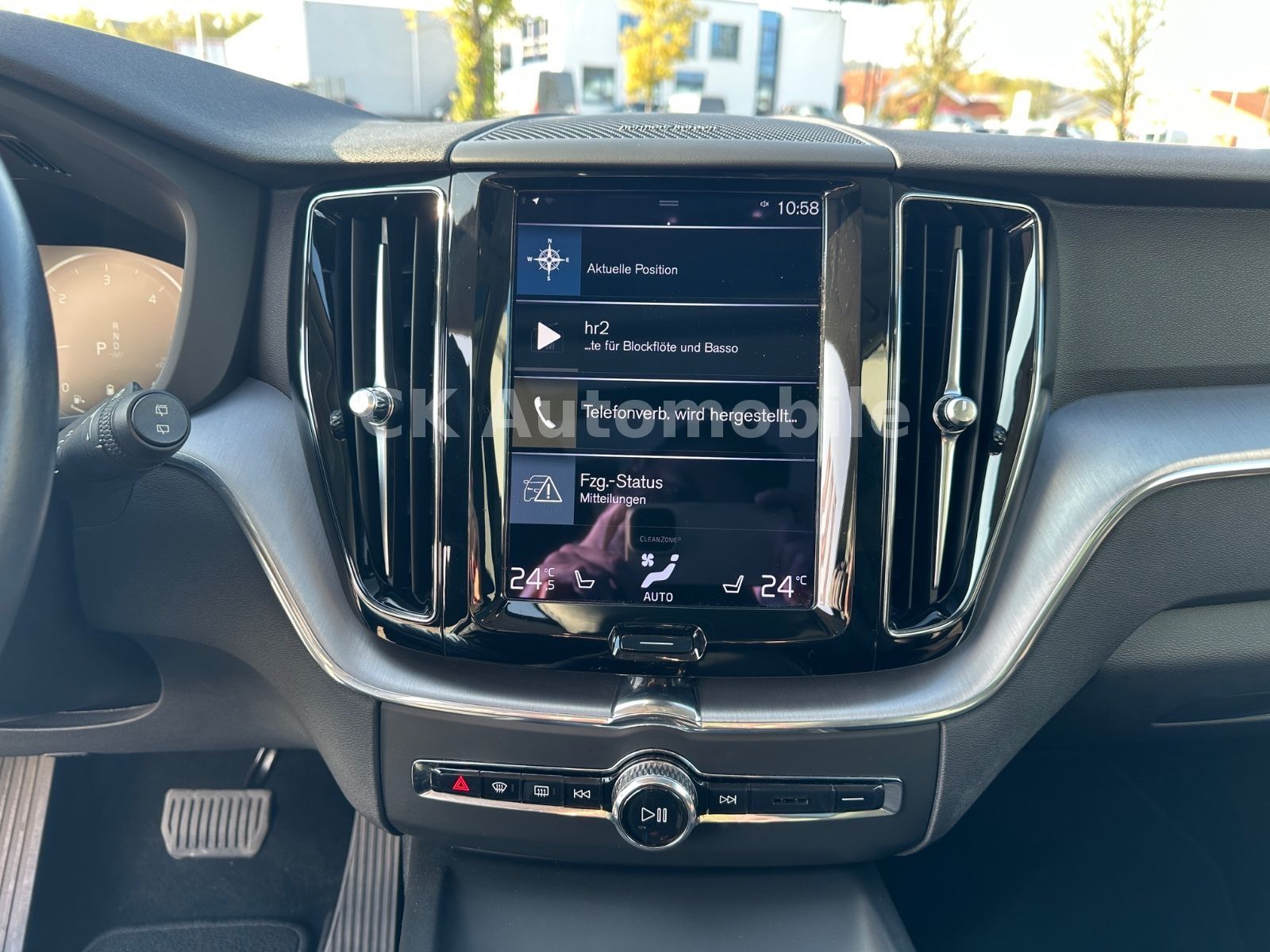 Fahrzeugabbildung Volvo XC60 B4 Momentum Pro AWD/Navi/Leder/Pano/LED/Kam