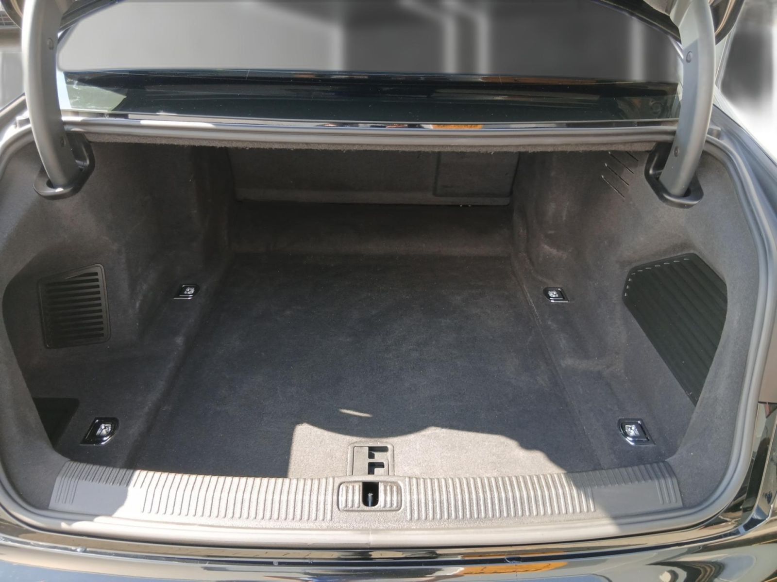 Audi A8 - Bild 23