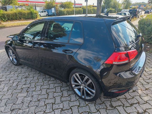 VW Golf VII Lim. Lounge BMT — Bild 9
