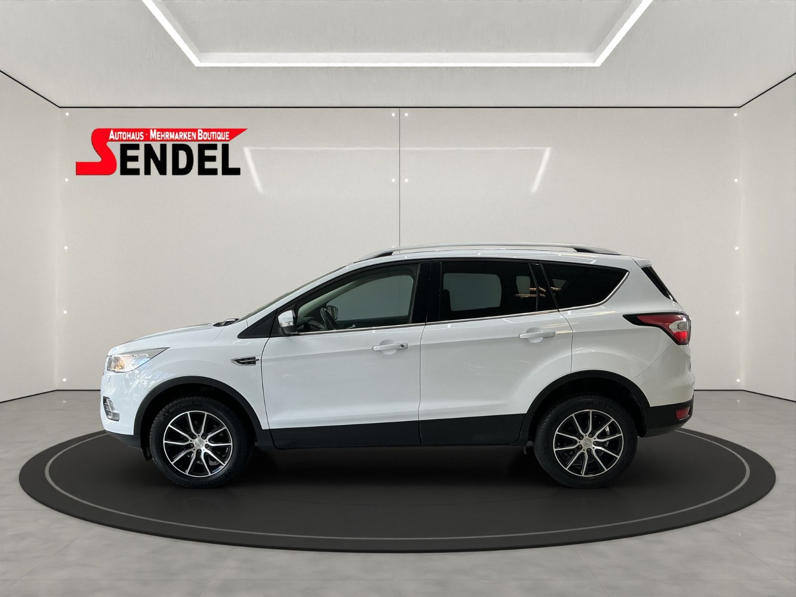 Ford Kuga - 1