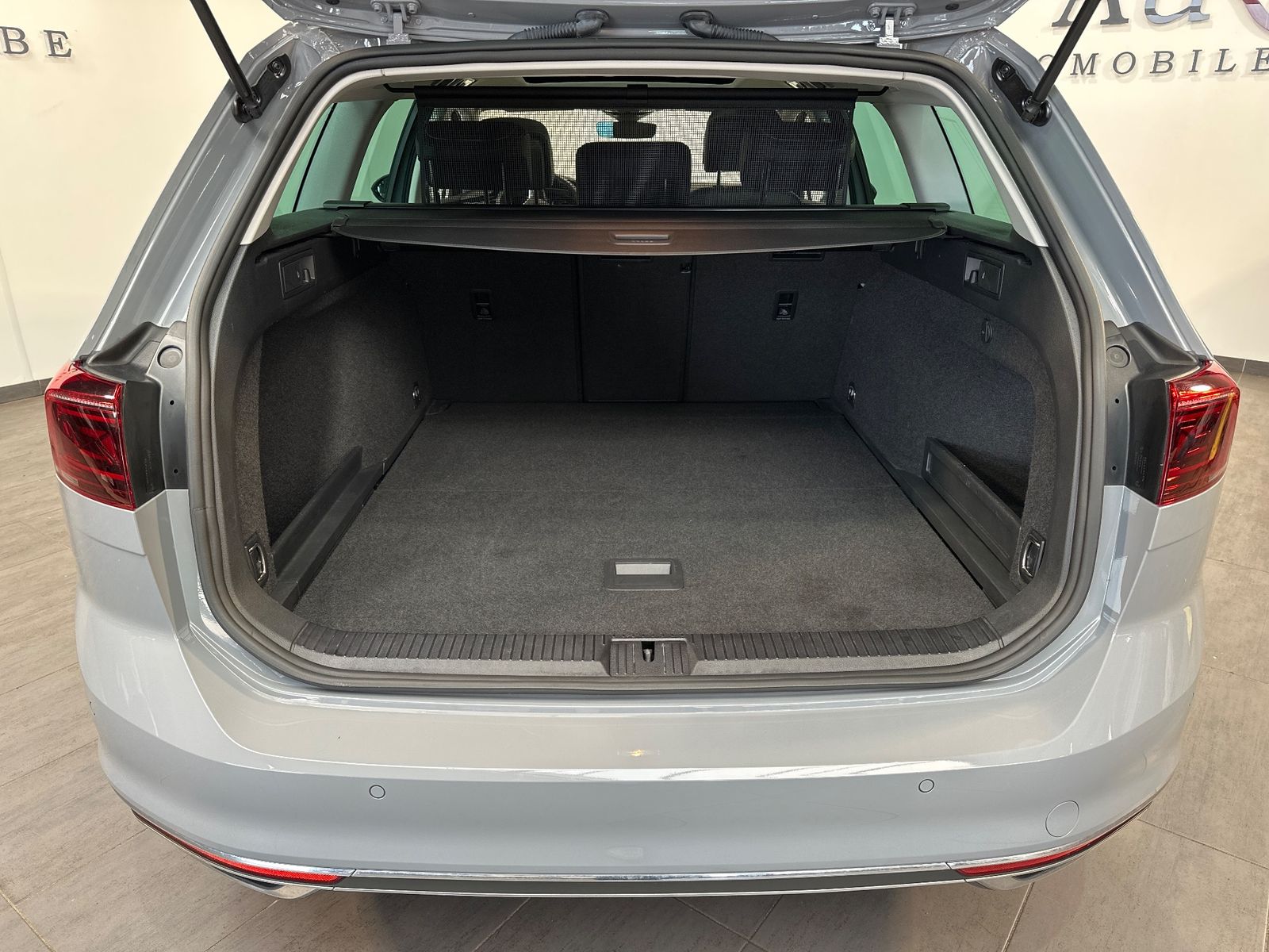 Fahrzeugabbildung Volkswagen Passat Variant 2.0 TDI DSG Elegance NAV+LED+PANO