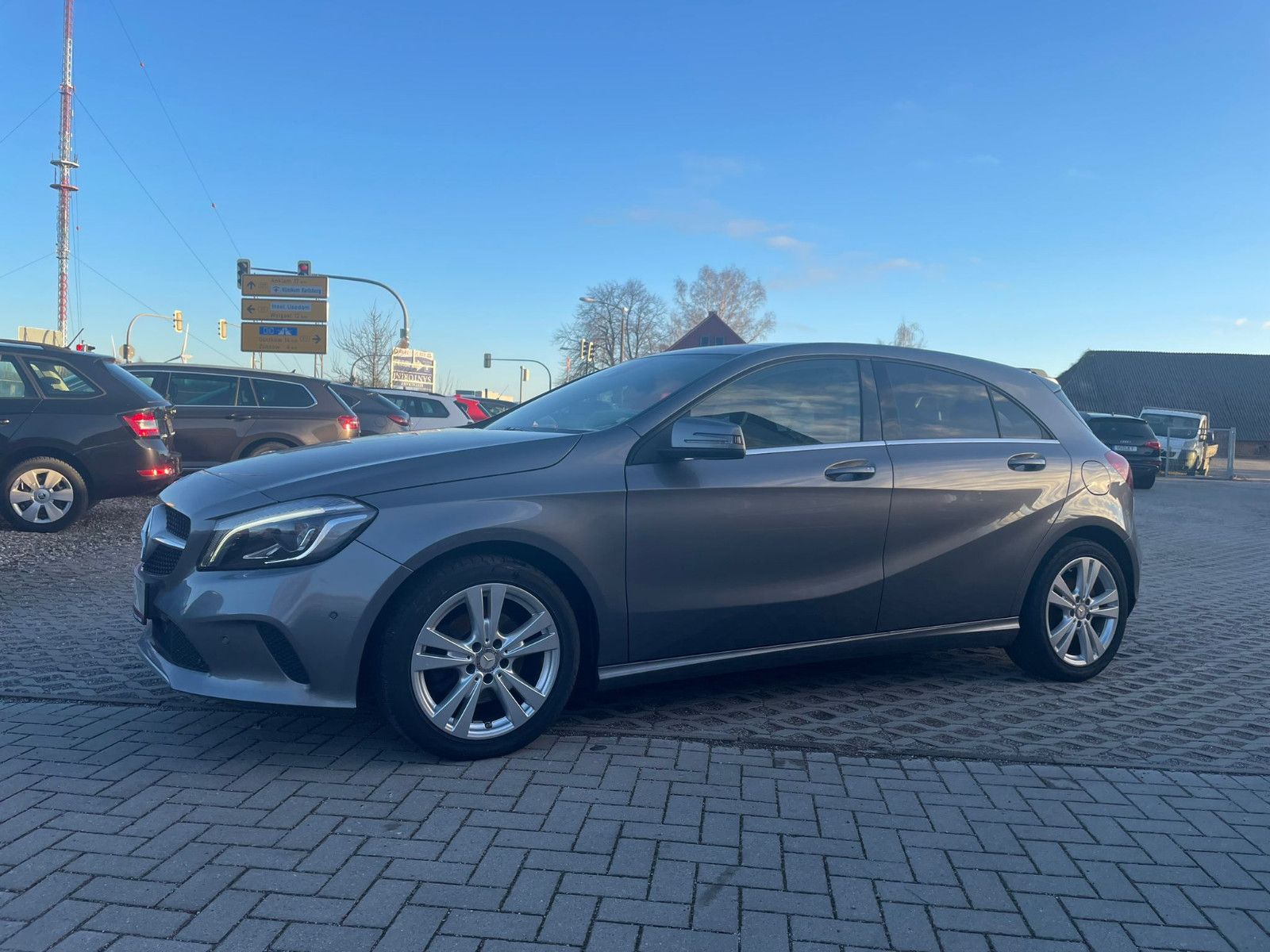 MERCEDES-BENZ A 180 A -Klasse A 180 BlueEfficiency