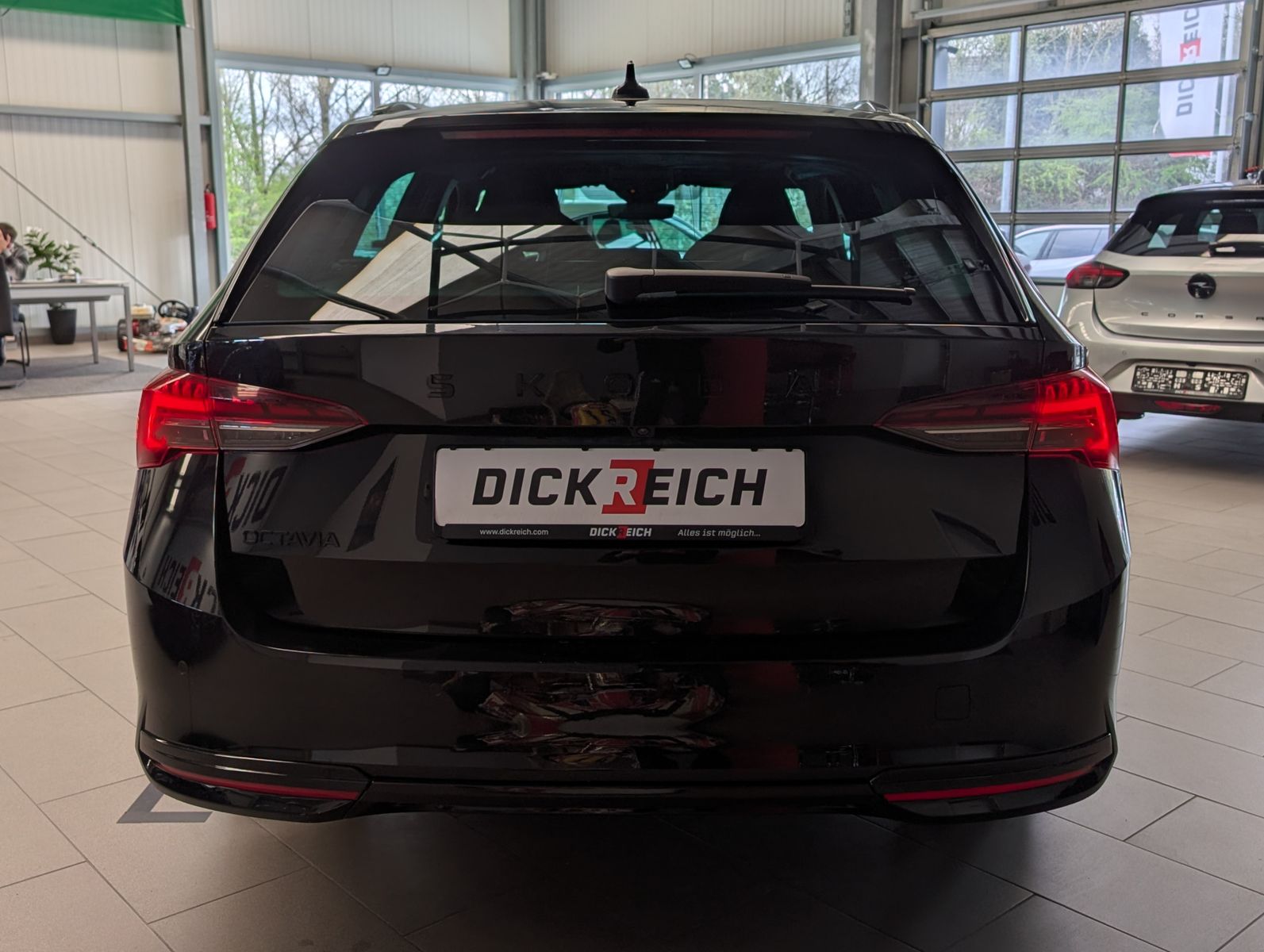 Immagine dell'auto: SKODA Octavia 2.0 TDI DSG Sportline Matrix Cam, anno di produzione 2015