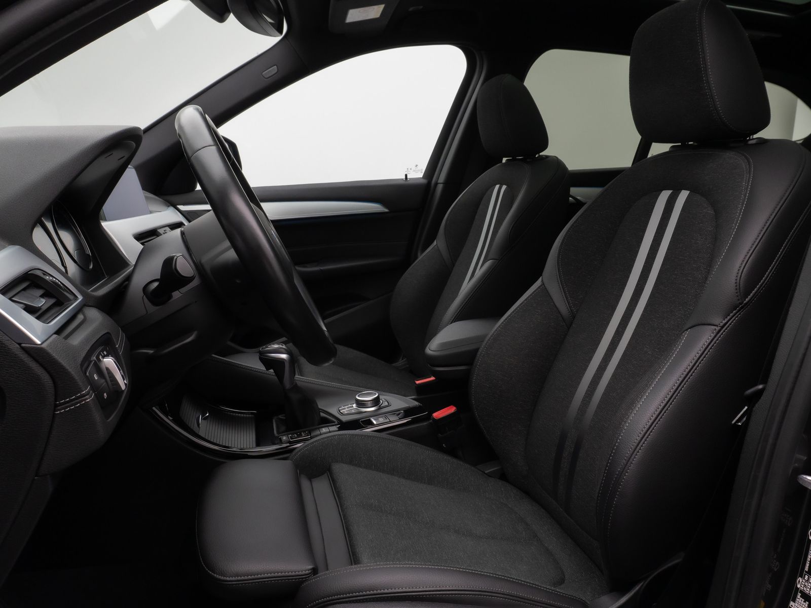 Fahrzeugabbildung BMW X1 xD25e M Sport Panorama DAB Navi LED 18Zoll